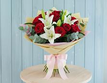 Букет цветов из:  Лилии и Розы в Сосновское