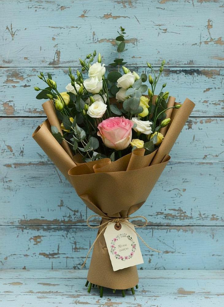 Букет цветов из: Розы и Лизиантусы в Сосновское