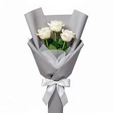 Букет 3 белые розы в Сосновское