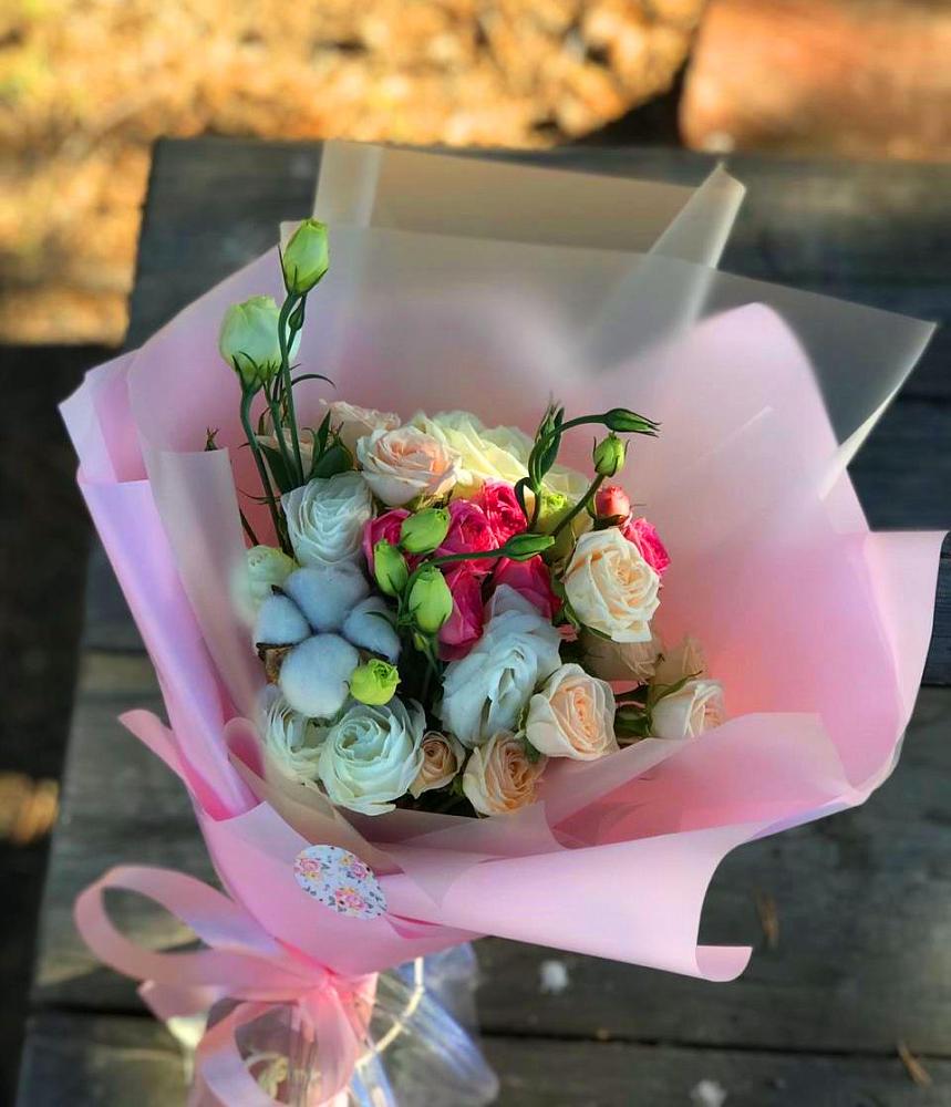 Букет цветов из: Розы и Лизиантусы в Сосновское