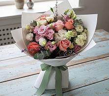 Букет цветов из:  Розы, Лизиантусы и Гвоздики в Сосновское