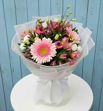 Букет цветов из:  Герберы, Альстромерии и Лизиантусы в Сосновское