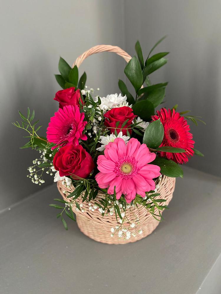 Цветочная композиция из Розы, Хризантемы и Герберы в корзине в Сосновское