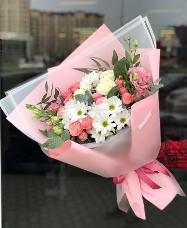 Букет цветов из: Розы, Лизиантусы и Хризантемы в Сосновское
