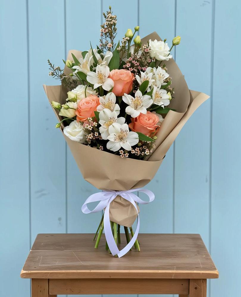 Букет цветов из: Альстромерии, Лизиантусы, Розы и Хризантемы в Сосновское