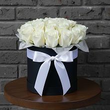 Цветочная композиция из Розы в шляпной коробке в Сосновское